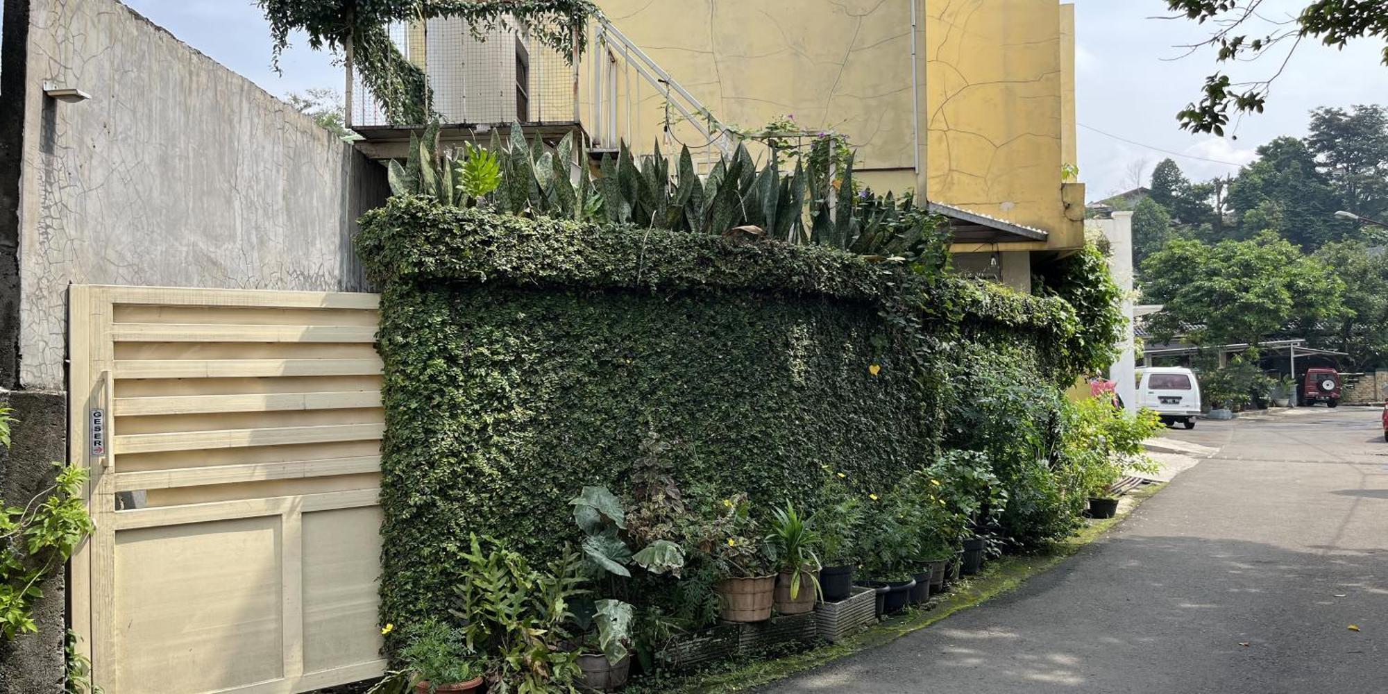 Rumah Kuning Syariah Wisma tamu *