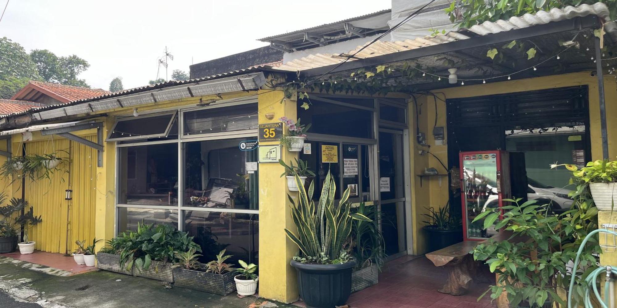 Wisma tamu Rumah Kuning Syariah Bogor